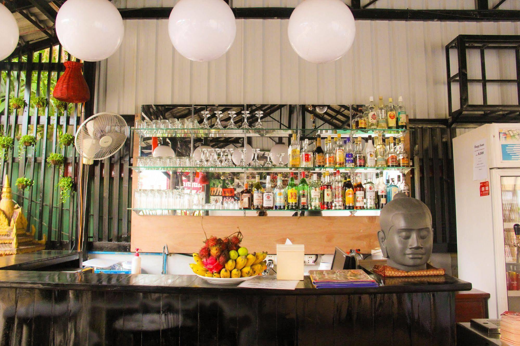 Tropical Breeze Hotel Siem Reap Exterior photo