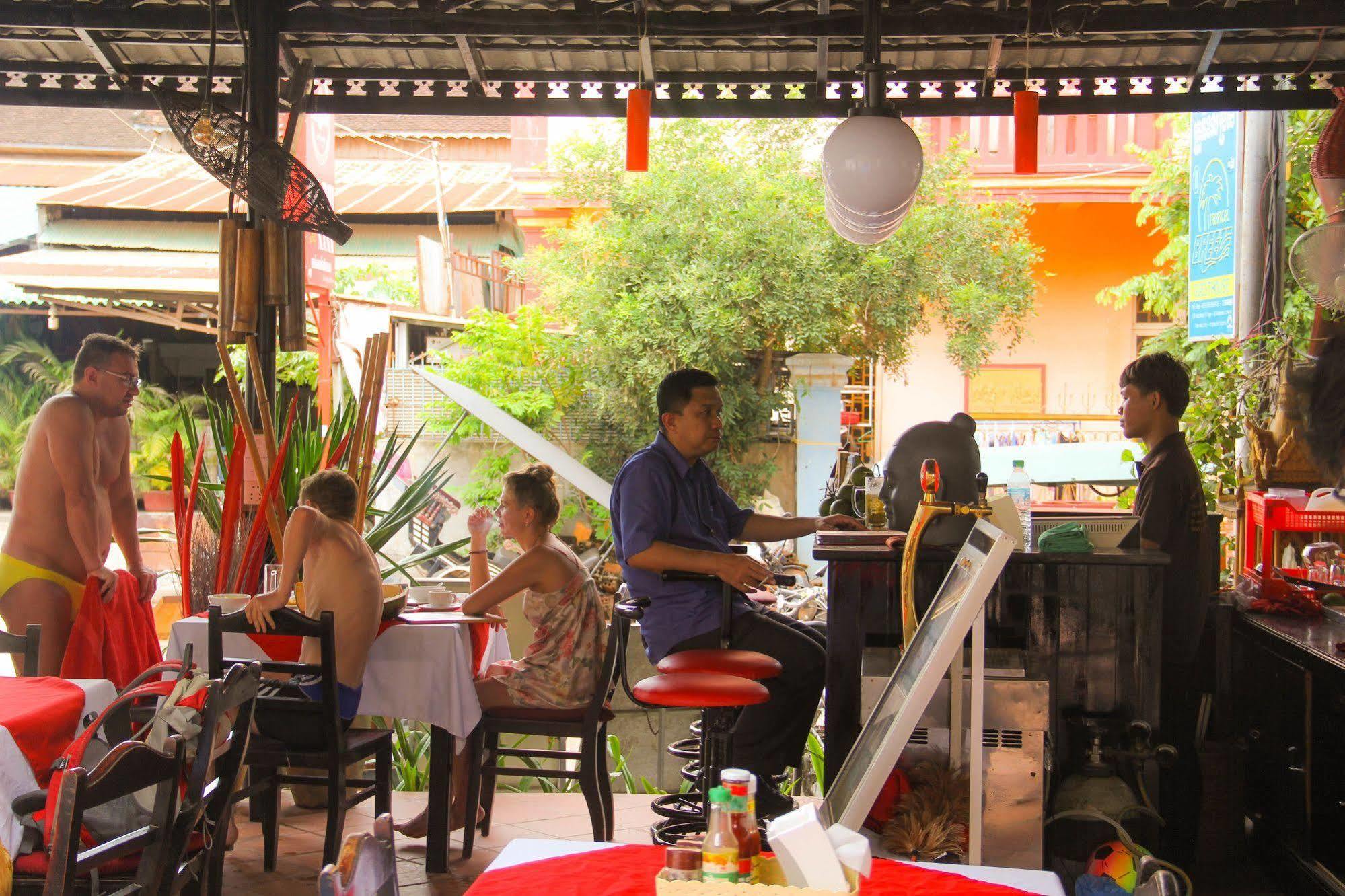 Tropical Breeze Hotel Siem Reap Exterior photo