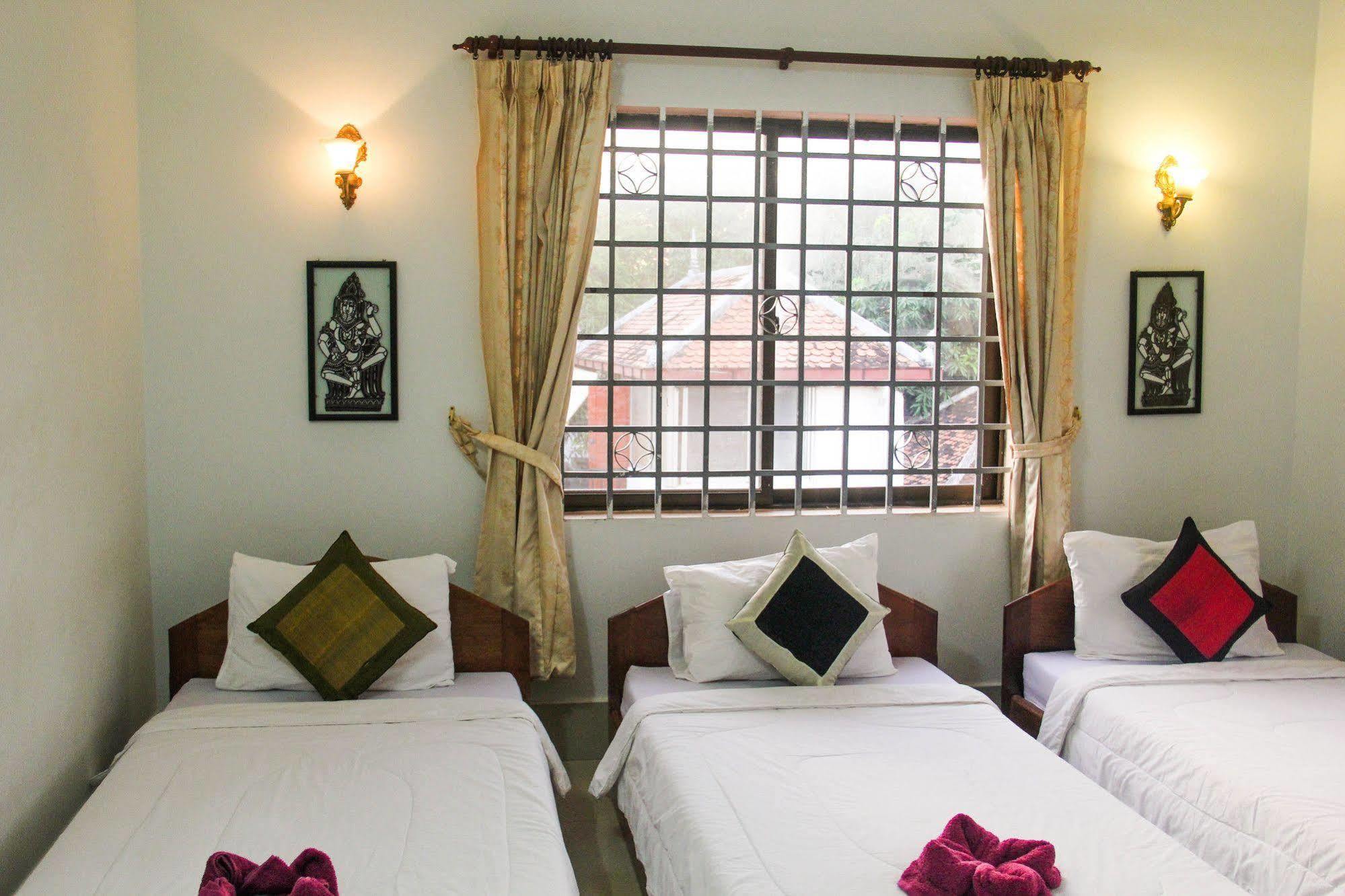 Tropical Breeze Hotel Siem Reap Exterior photo