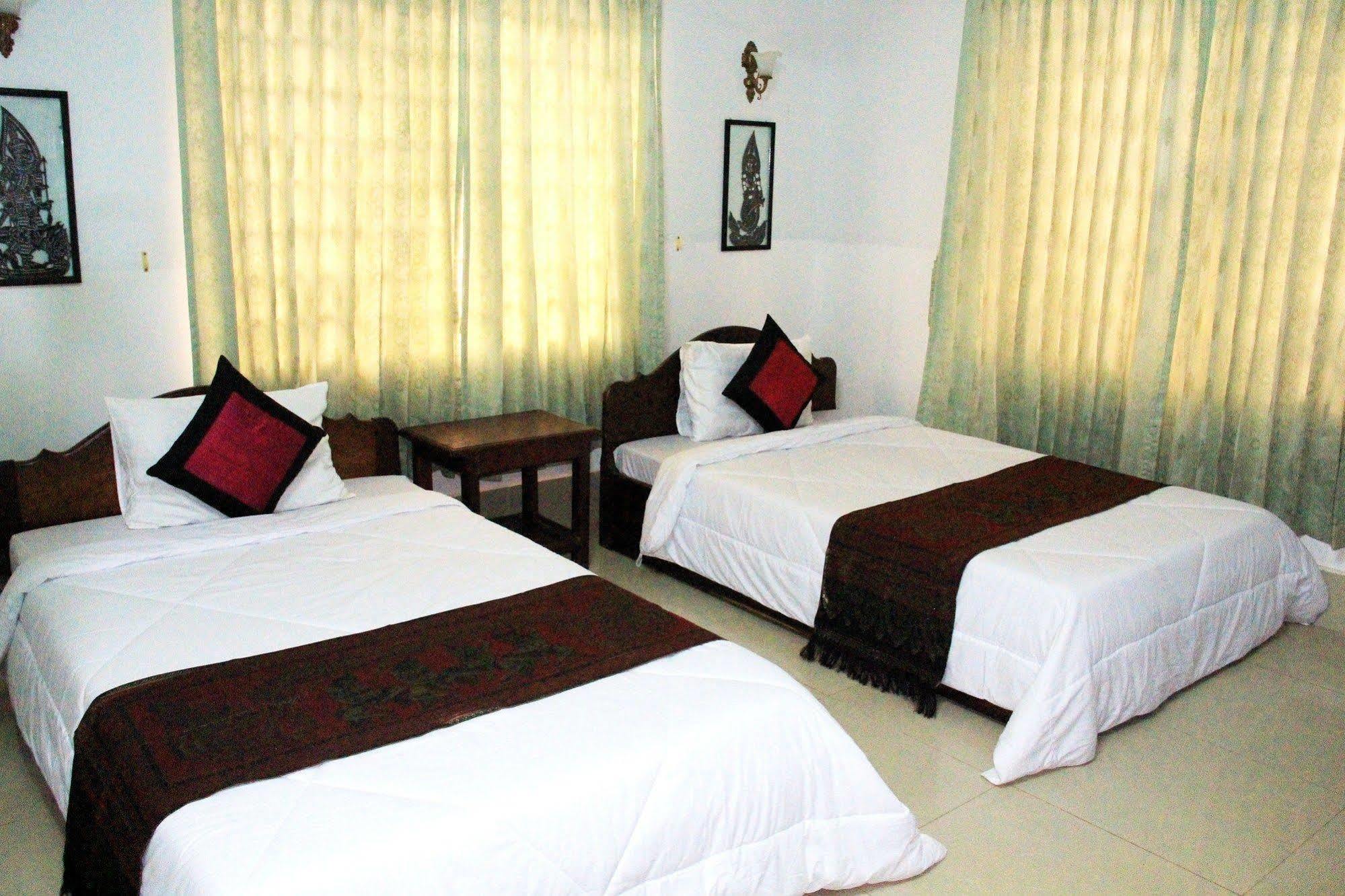 Tropical Breeze Hotel Siem Reap Exterior photo